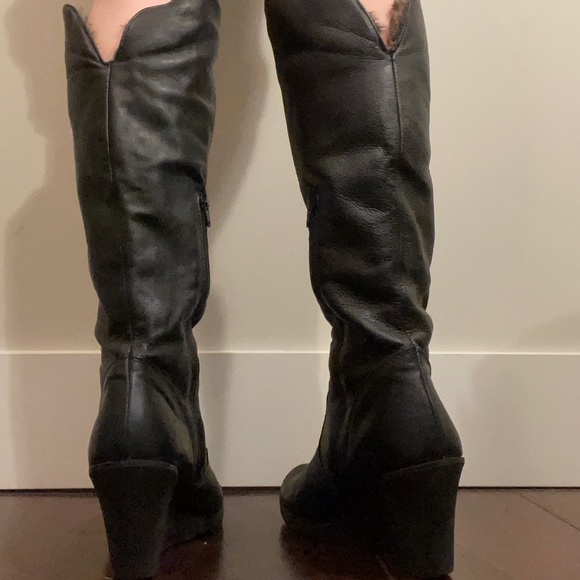 black leather boots with fur - Picture 4 of 8